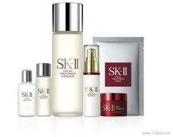 警惕低價(jià)名牌化妝品陷阱 價(jià)格、貨源與真?zhèn)蔚纳疃绕饰? class=